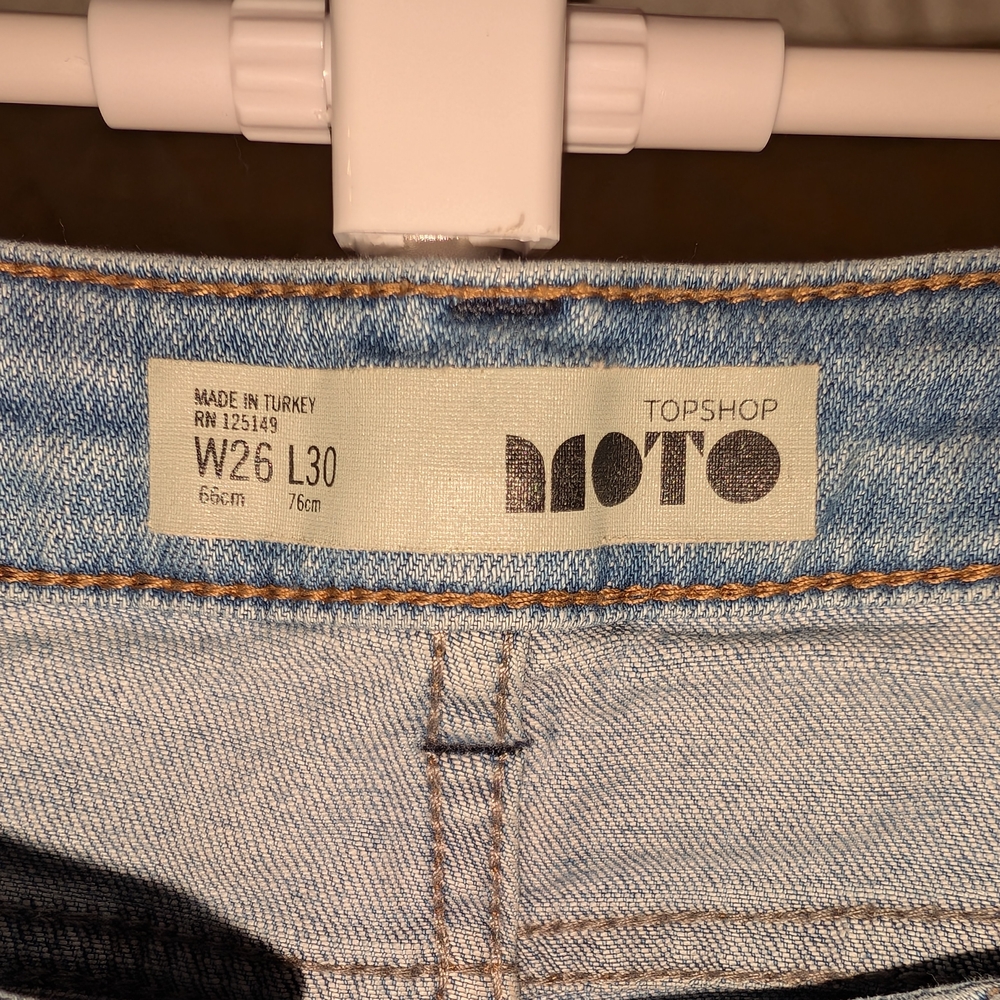 Distressed Blue Jeans Moto Brand Size 26, - Picture 2 of 9